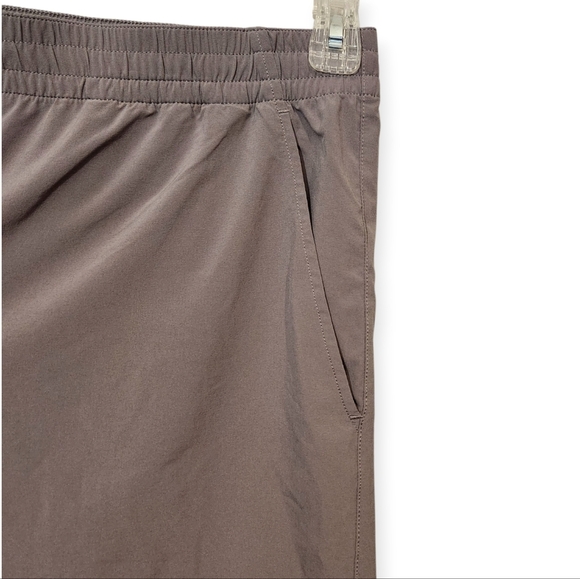 EUC RHONE ANNIVERSARY GYM SHORTS SZ XXL - Picture 2 of 9